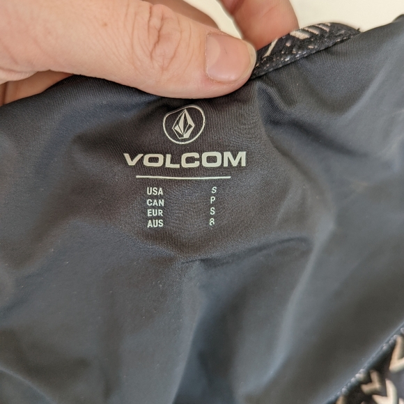 Volcom one piece bathing suit - Picture 2 of 6